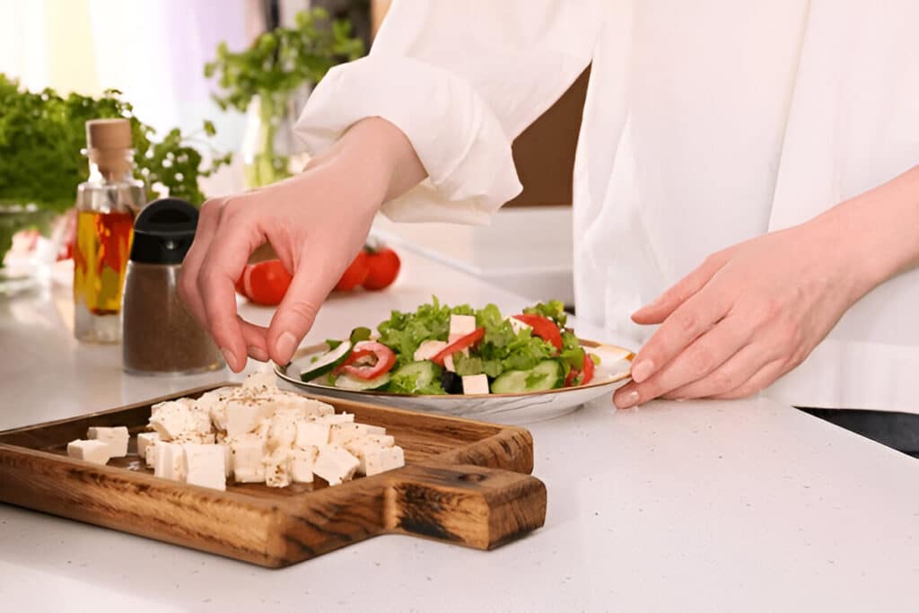 Salade Grecque Maison : Fraîcheur et Saveurs Méditerranéennes 2 salade grecque 01