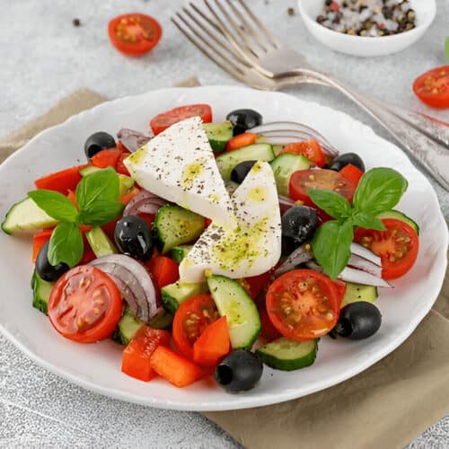 Salade Grecque Maison : Fraîcheur et Saveurs Méditerranéennes 3 salade grecque