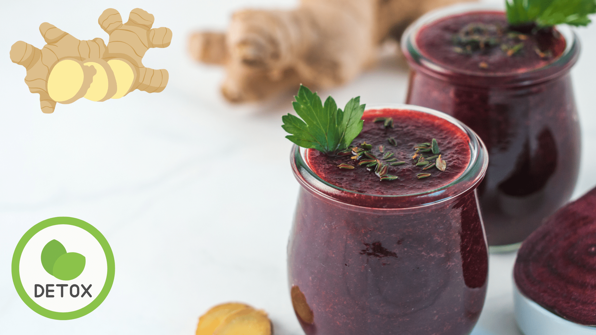 Verre de jus rouge foncé avec chou et betterave